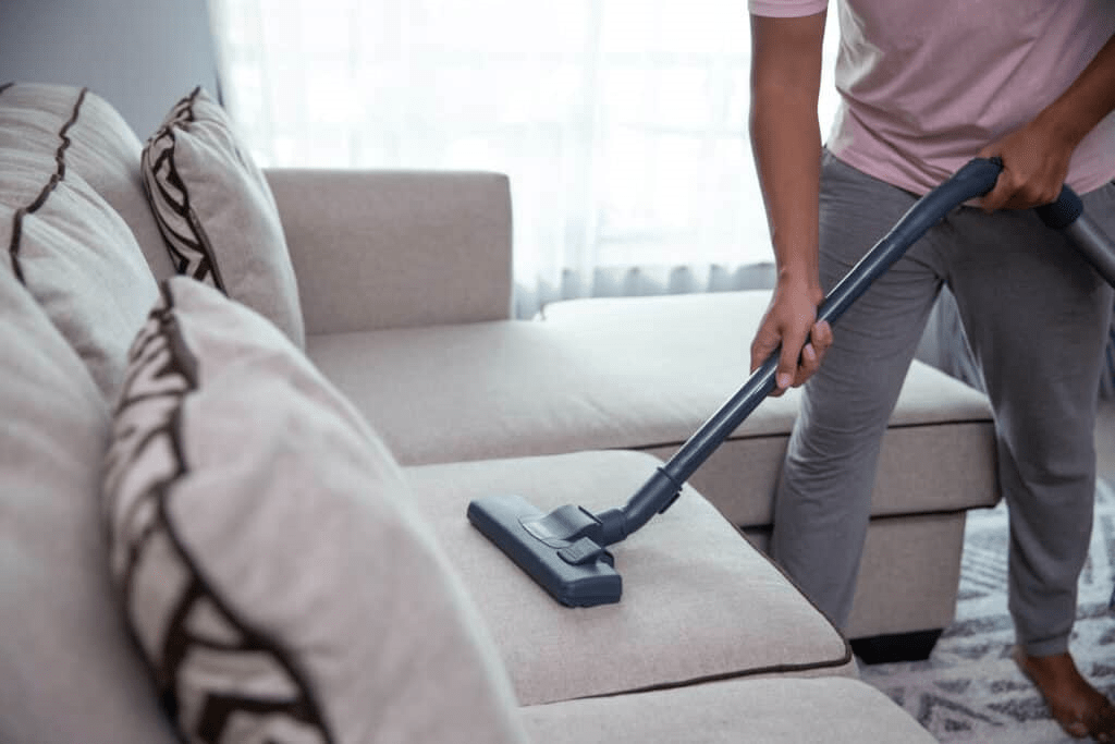 cleaning sofa 