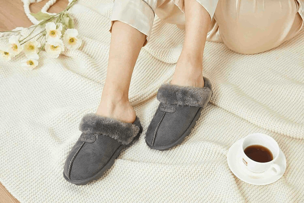 Women’s Faux Fur Slip-On by Clpp’Li