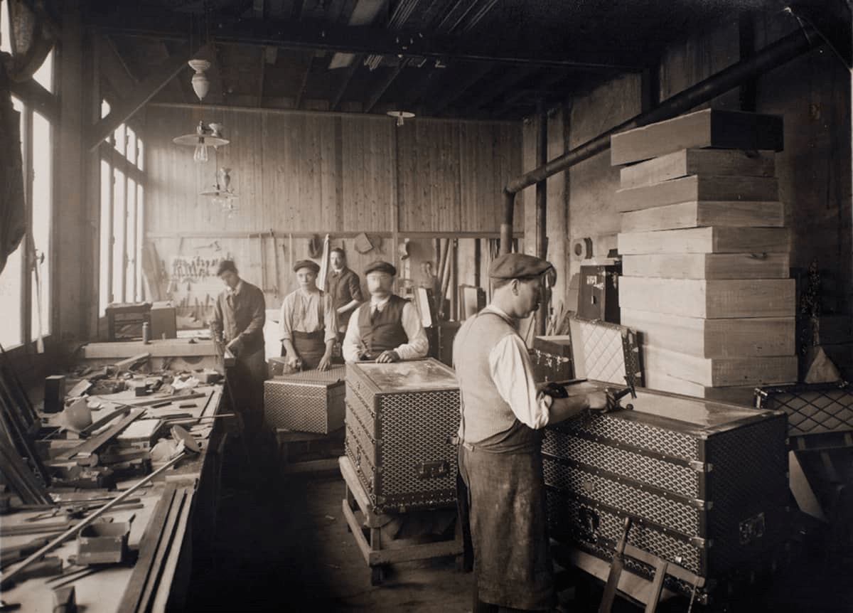 6 Reasons Why Goyard Bags Are Expensive (Decoded)