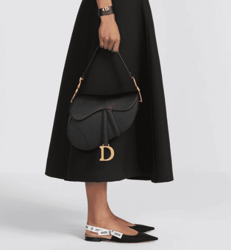 Do all the fake Dior Saddle Bags have the same features?