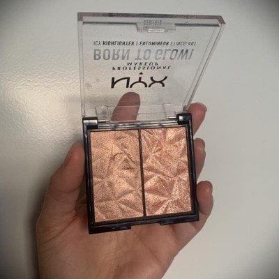 NYX Professional Makeup Born To Glow Icy Highlighter Duo